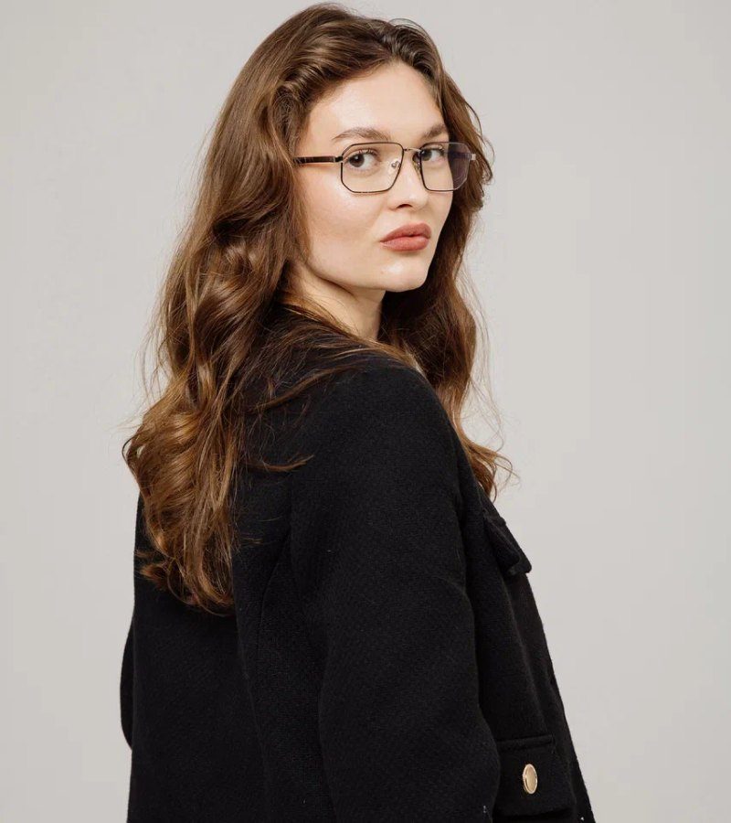 Карина, Управляющая